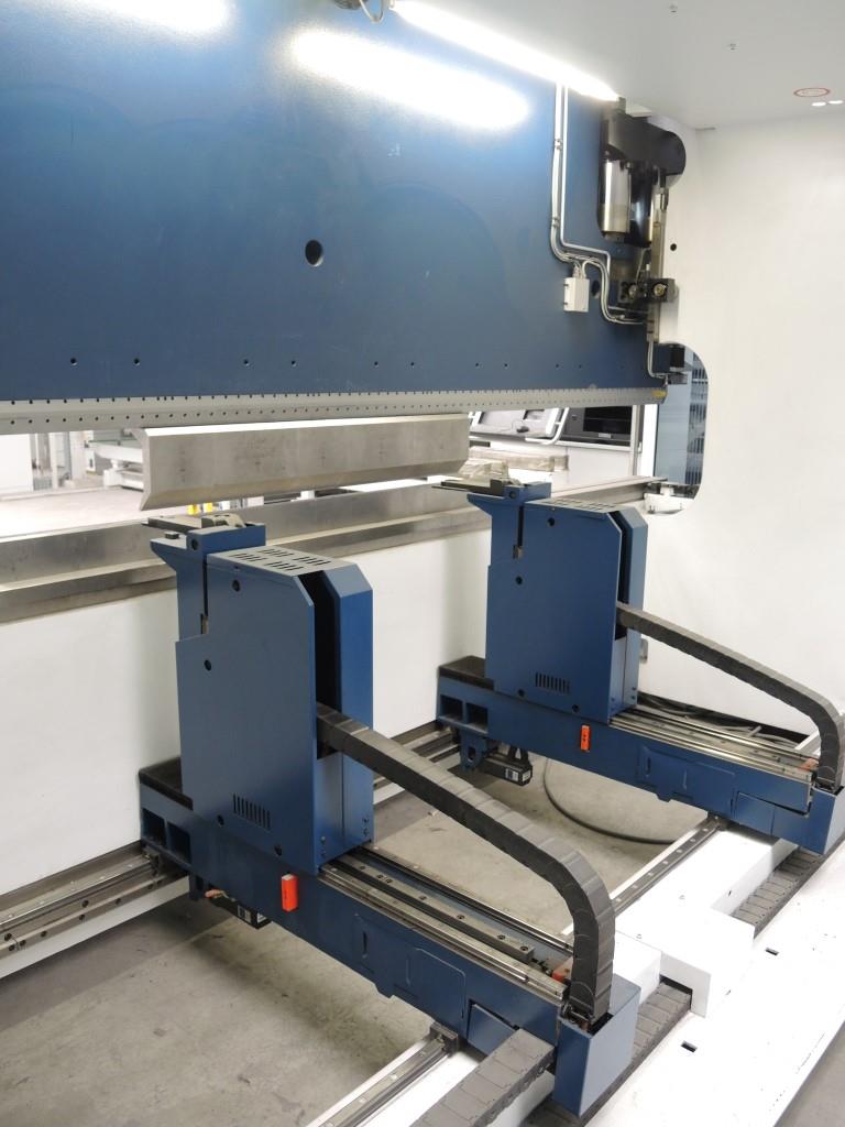 Chapas metálicas e máquinas para trabalhar metais<br><font size="2">Colaboração com Hilco Industrial Acquisitions bv</font><br><img src="/images/hil.png"><br>-15