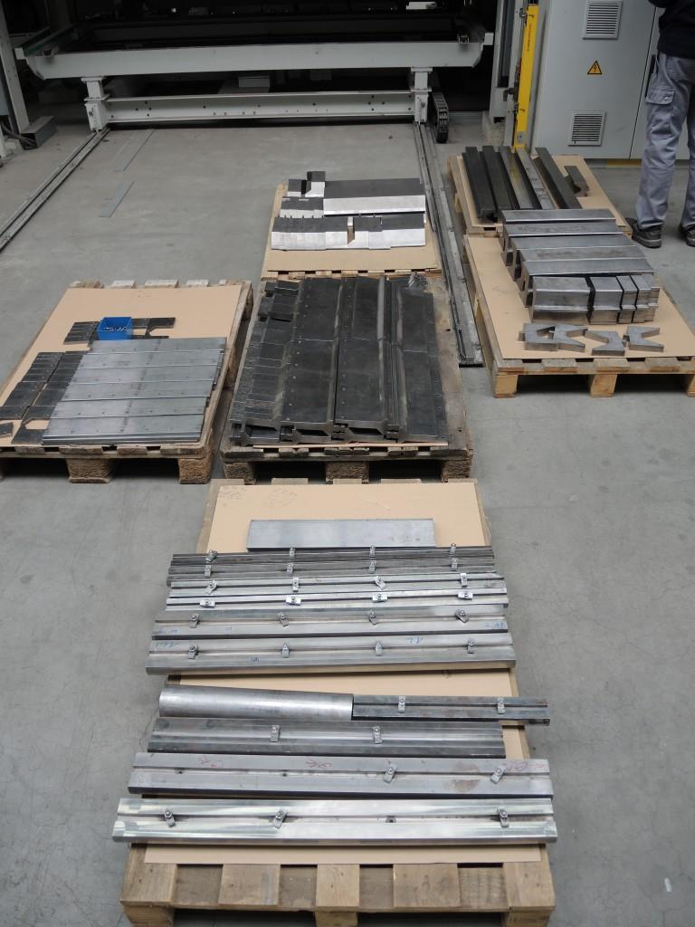 Chapas metálicas e máquinas para trabalhar metais<br><font size="2">Colaboração com Hilco Industrial Acquisitions bv</font><br><img src="/images/hil.png"><br>-7