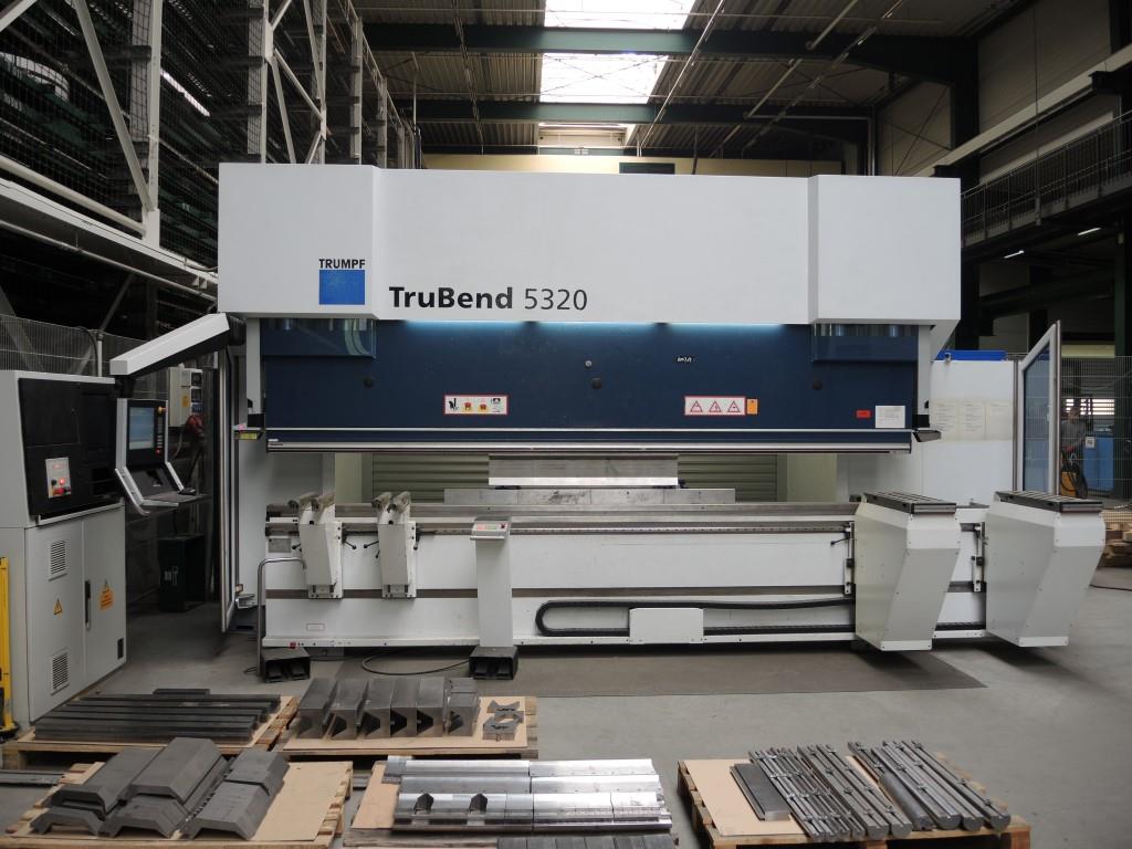 Chapas metálicas e máquinas para trabalhar metais<br><font size="2">Colaboração com Hilco Industrial Acquisitions bv</font><br><img src="/images/hil.png"><br>-8