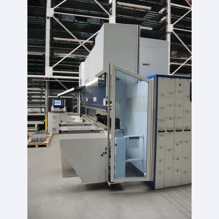 Chapas metálicas e máquinas para trabalhar metais<br><font size="2">Colaboração com Hilco Industrial Acquisitions bv</font><br><img src="/images/hil.png"><br>-9