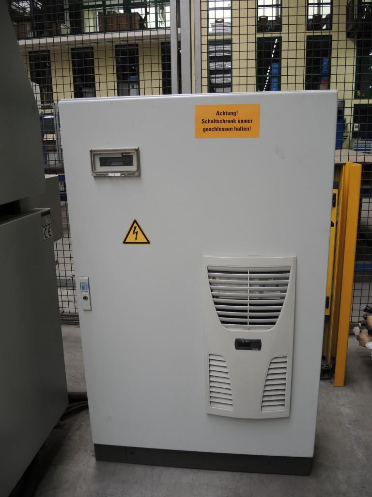 Chapas metálicas e máquinas para trabalhar metais<br><font size="2">Colaboração com Hilco Industrial Acquisitions bv</font><br><img src="/images/hil.png"><br>-2