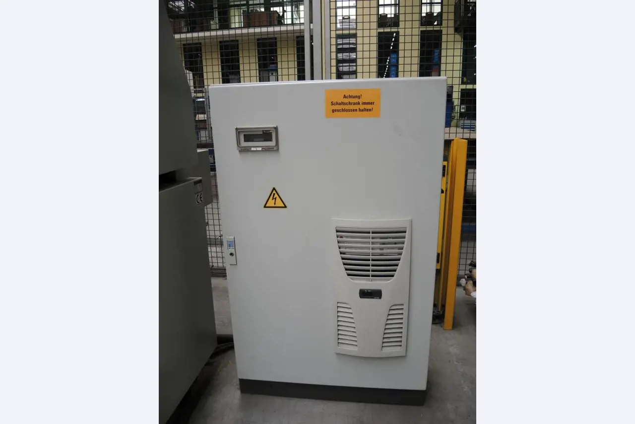 Chapas metálicas e máquinas para trabalhar metais<br><font size="2">Colaboração com Hilco Industrial Acquisitions bv</font><br><img src="/images/hil.png"><br>-2