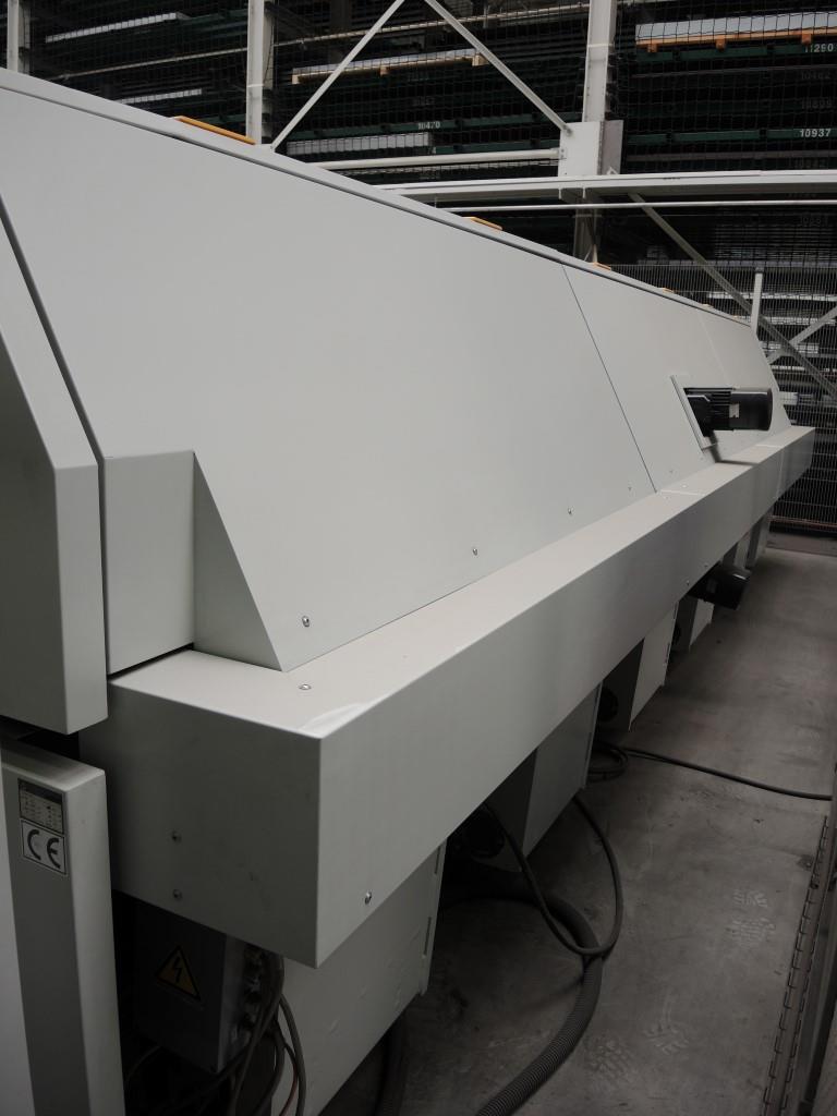 Chapas metálicas e máquinas para trabalhar metais<br><font size="2">Colaboração com Hilco Industrial Acquisitions bv</font><br><img src="/images/hil.png"><br>-6