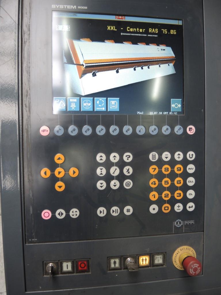 Chapas metálicas e máquinas para trabalhar metais<br><font size="2">Colaboração com Hilco Industrial Acquisitions bv</font><br><img src="/images/hil.png"><br>-8