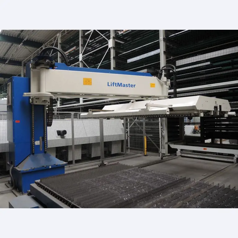 Chapas metálicas e máquinas para trabalhar metais<br><font size="2">Colaboração com Hilco Industrial Acquisitions bv</font><br><img src="/images/hil.png"><br>-12