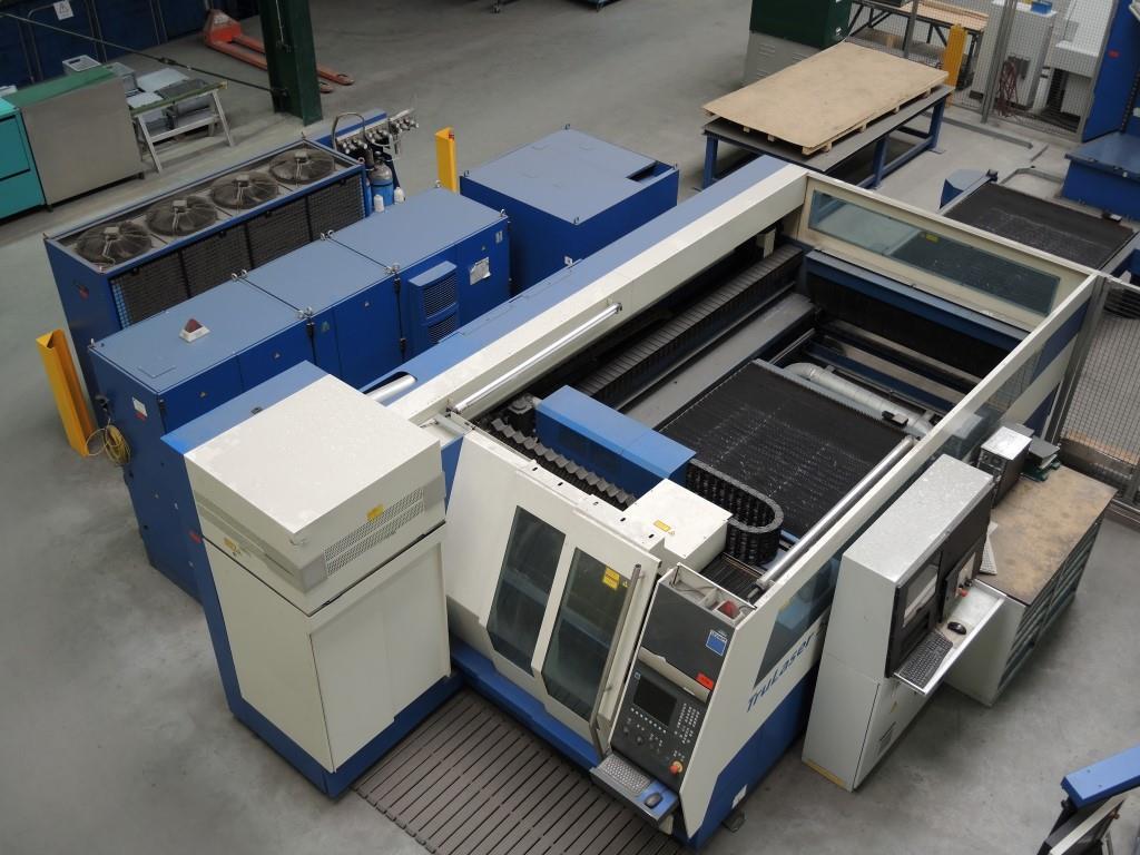 Chapas metálicas e máquinas para trabalhar metais<br><font size="2">Colaboração com Hilco Industrial Acquisitions bv</font><br><img src="/images/hil.png"><br>-1