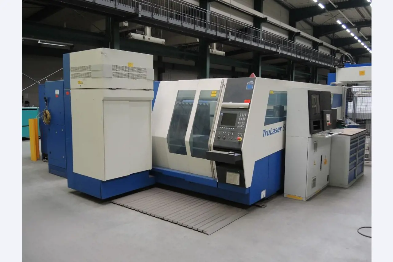 Chapas metálicas e máquinas para trabalhar metais<br><font size="2">Colaboração com Hilco Industrial Acquisitions bv</font><br><img src="/images/hil.png"><br>-5