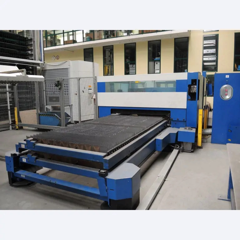 Chapas metálicas e máquinas para trabalhar metais<br><font size="2">Colaboração com Hilco Industrial Acquisitions bv</font><br><img src="/images/hil.png"><br>-6