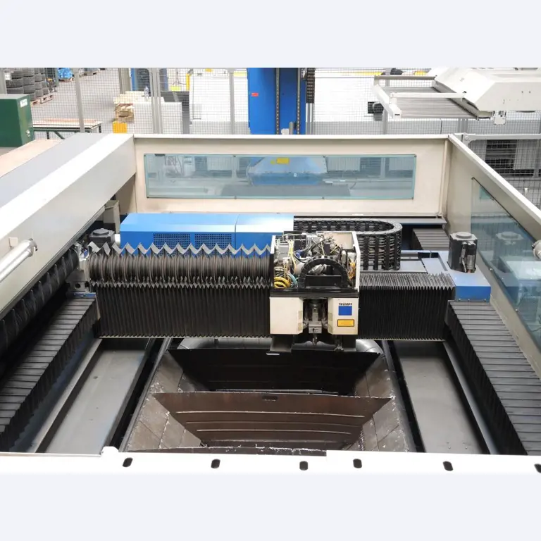 Chapas metálicas e máquinas para trabalhar metais<br><font size="2">Colaboração com Hilco Industrial Acquisitions bv</font><br><img src="/images/hil.png"><br>-9