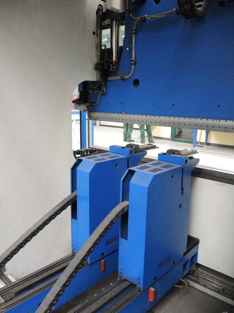 Chapas metálicas e máquinas para trabalhar metais<br><font size="2">Colaboração com Hilco Industrial Acquisitions bv</font><br><img src="/images/hil.png"><br>-12