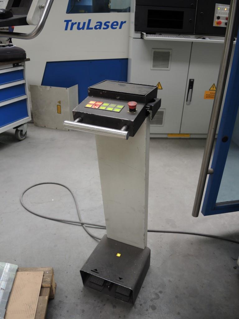 Chapas metálicas e máquinas para trabalhar metais<br><font size="2">Colaboração com Hilco Industrial Acquisitions bv</font><br><img src="/images/hil.png"><br>-13