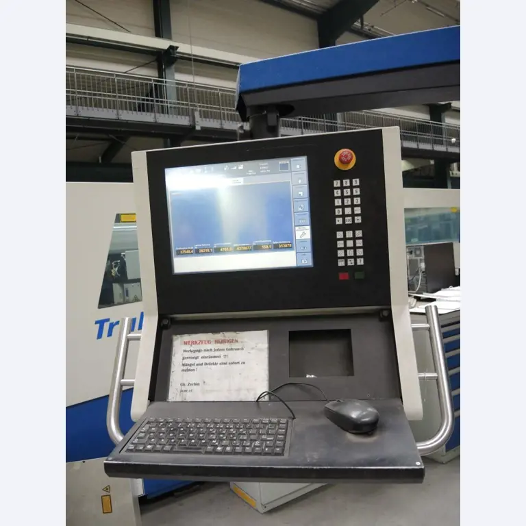 Chapas metálicas e máquinas para trabalhar metais<br><font size="2">Colaboração com Hilco Industrial Acquisitions bv</font><br><img src="/images/hil.png"><br>-2