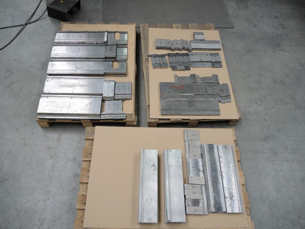 Chapas metálicas e máquinas para trabalhar metais<br><font size="2">Colaboração com Hilco Industrial Acquisitions bv</font><br><img src="/images/hil.png"><br>-5