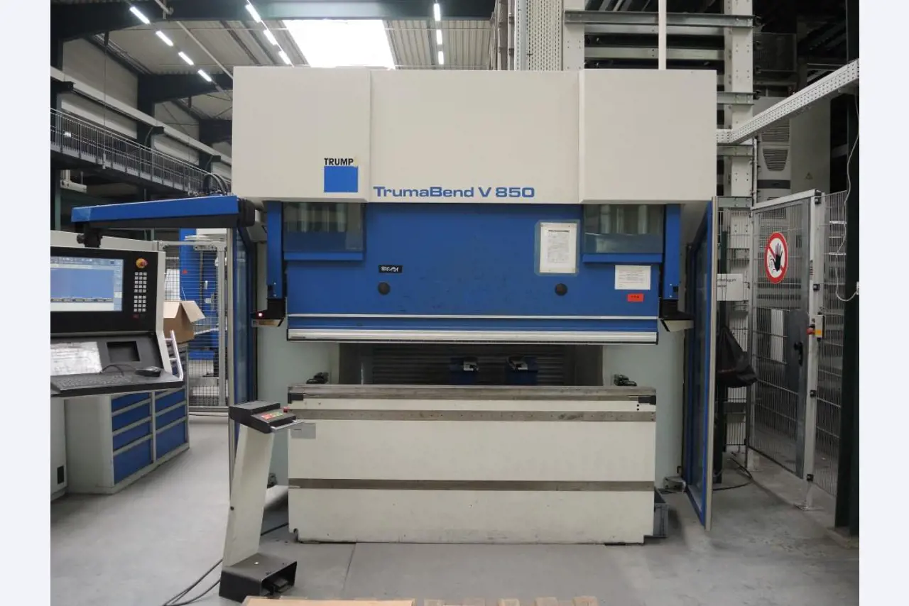 Chapas metálicas e máquinas para trabalhar metais<br><font size="2">Colaboração com Hilco Industrial Acquisitions bv</font><br><img src="/images/hil.png"><br>-6