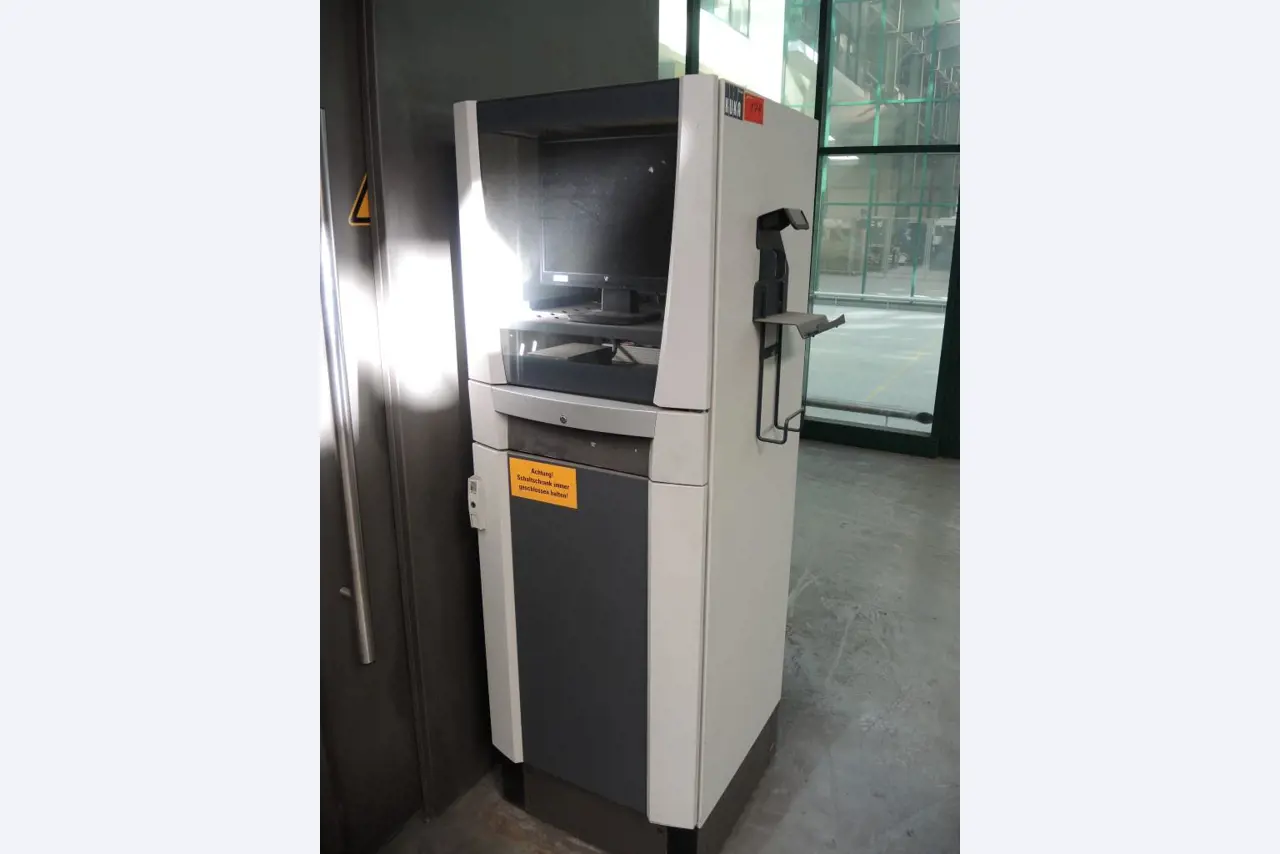 Chapas metálicas e máquinas para trabalhar metais<br><font size="2">Colaboração com Hilco Industrial Acquisitions bv</font><br><img src="/images/hil.png"><br>-11