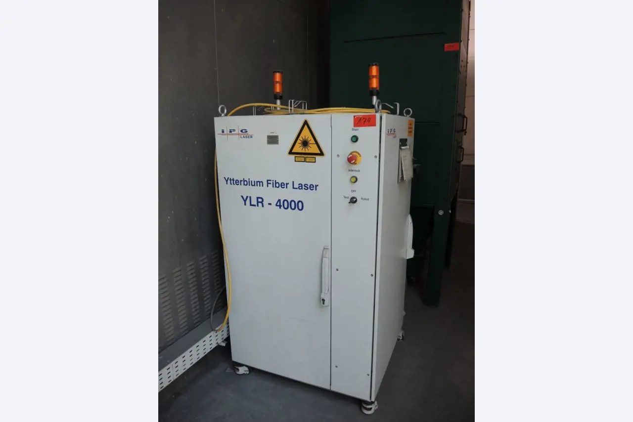 Chapas metálicas e máquinas para trabalhar metais<br><font size="2">Colaboração com Hilco Industrial Acquisitions bv</font><br><img src="/images/hil.png"><br>-15