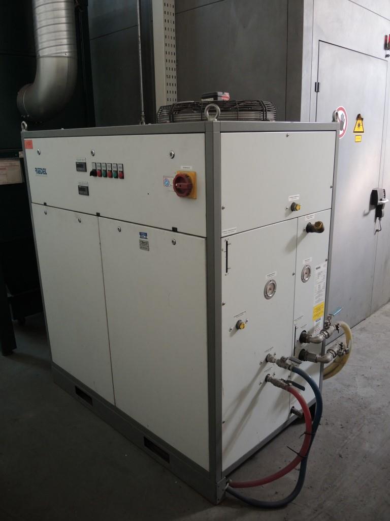 Chapas metálicas e máquinas para trabalhar metais<br><font size="2">Colaboração com Hilco Industrial Acquisitions bv</font><br><img src="/images/hil.png"><br>-18