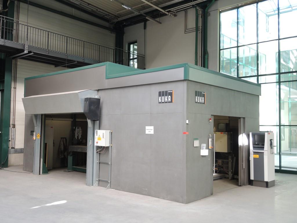 Chapas metálicas e máquinas para trabalhar metais<br><font size="2">Colaboração com Hilco Industrial Acquisitions bv</font><br><img src="/images/hil.png"><br>-1