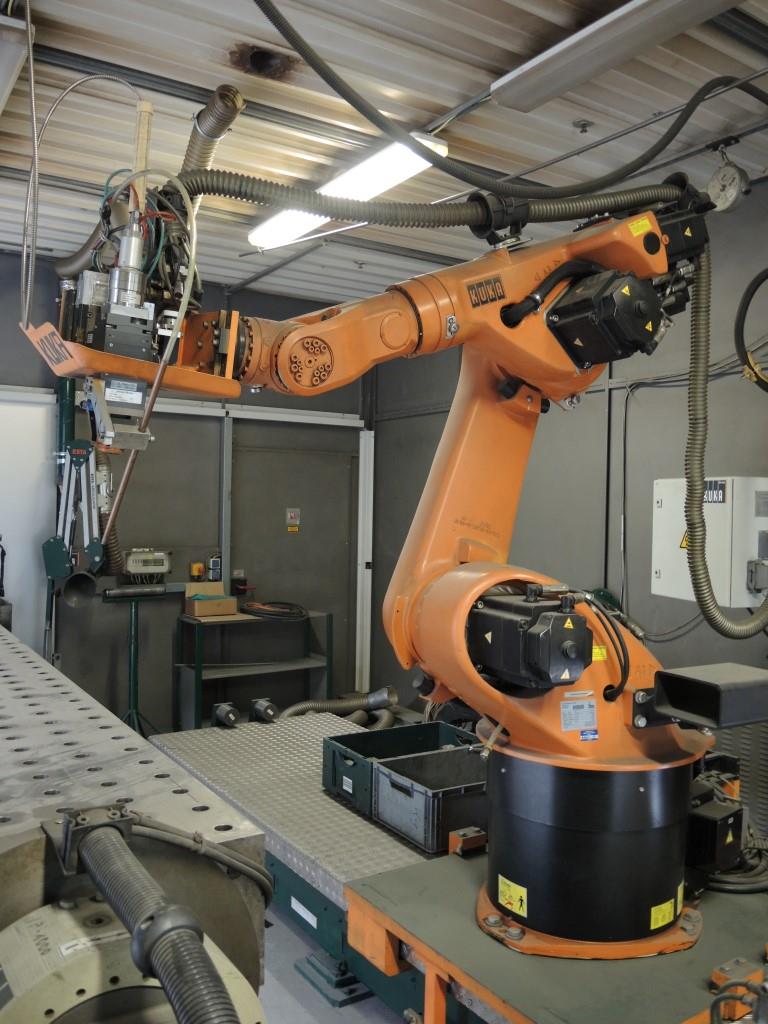 Chapas metálicas e máquinas para trabalhar metais<br><font size="2">Colaboração com Hilco Industrial Acquisitions bv</font><br><img src="/images/hil.png"><br>-24