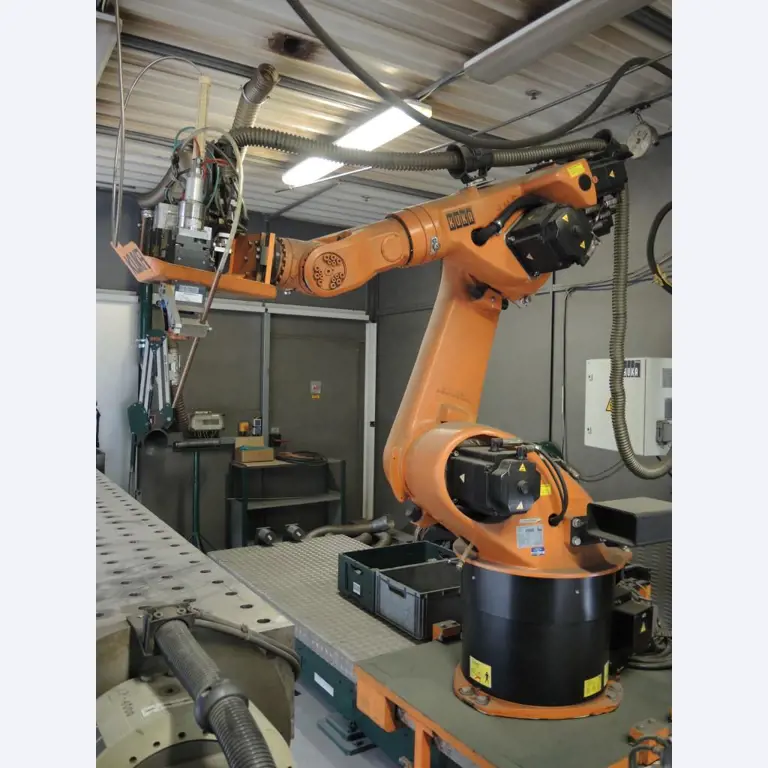 Chapas metálicas e máquinas para trabalhar metais<br><font size="2">Colaboração com Hilco Industrial Acquisitions bv</font><br><img src="/images/hil.png"><br>-24