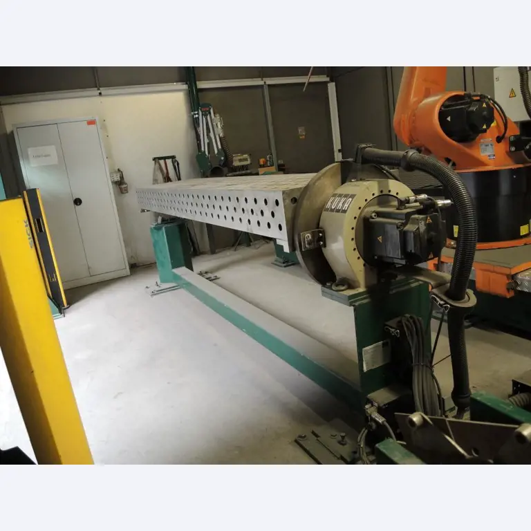 Chapas metálicas e máquinas para trabalhar metais<br><font size="2">Colaboração com Hilco Industrial Acquisitions bv</font><br><img src="/images/hil.png"><br>-2