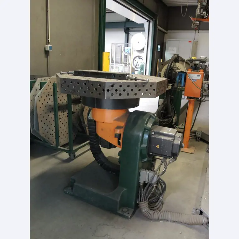 Chapas metálicas e máquinas para trabalhar metais<br><font size="2">Colaboração com Hilco Industrial Acquisitions bv</font><br><img src="/images/hil.png"><br>-5