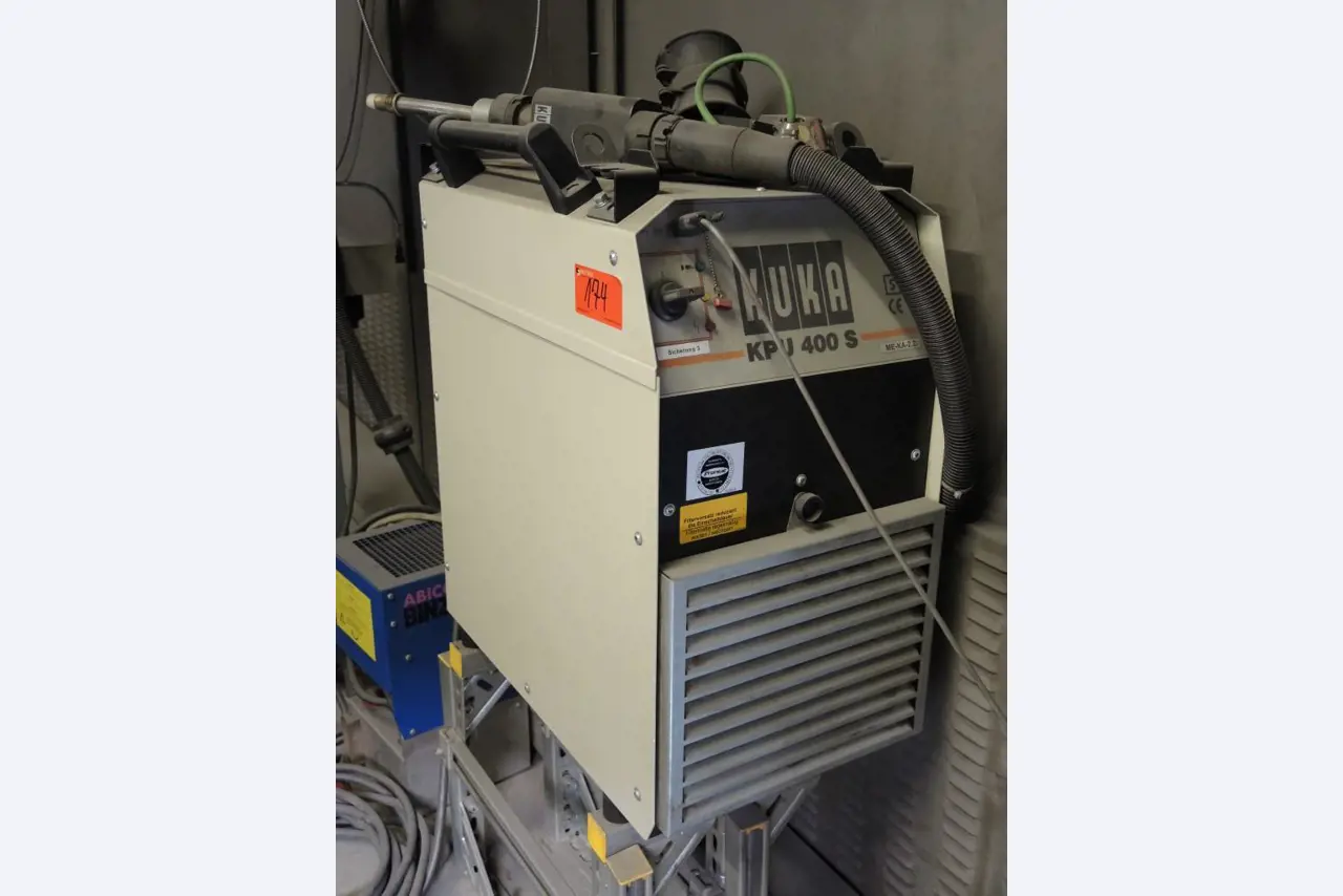 Chapas metálicas e máquinas para trabalhar metais<br><font size="2">Colaboração com Hilco Industrial Acquisitions bv</font><br><img src="/images/hil.png"><br>-8