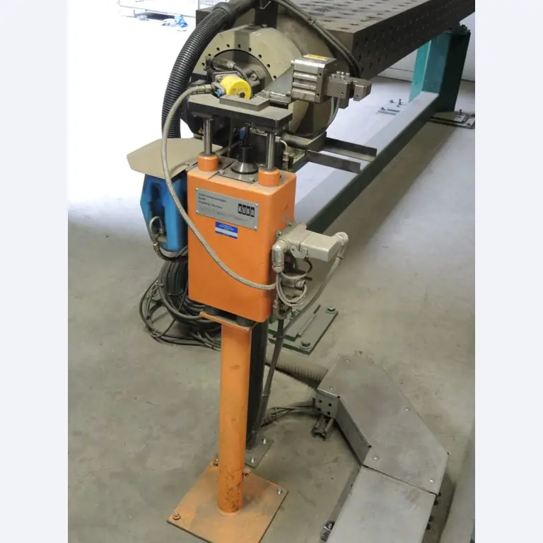 Chapas metálicas e máquinas para trabalhar metais<br><font size="2">Colaboração com Hilco Industrial Acquisitions bv</font><br><img src="/images/hil.png"><br>-9