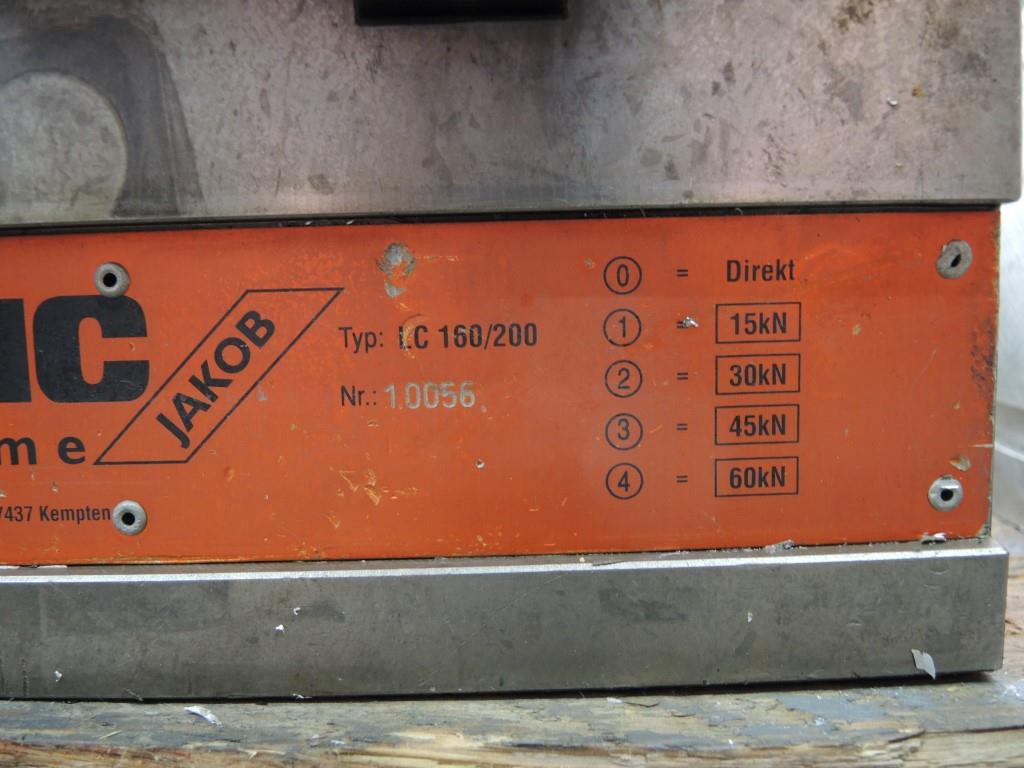 Chapas metálicas e máquinas para trabalhar metais<br><font size="2">Colaboração com Hilco Industrial Acquisitions bv</font><br><img src="/images/hil.png"><br>-5