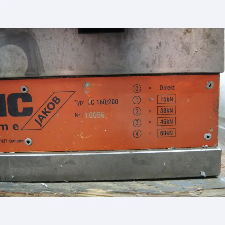 Chapas metálicas e máquinas para trabalhar metais<br><font size="2">Colaboração com Hilco Industrial Acquisitions bv</font><br><img src="/images/hil.png"><br>-5