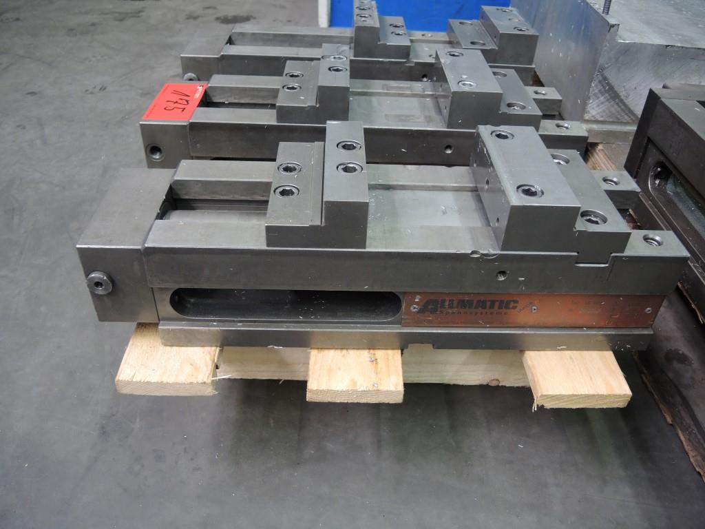 Chapas metálicas e máquinas para trabalhar metais<br><font size="2">Colaboração com Hilco Industrial Acquisitions bv</font><br><img src="/images/hil.png"><br>-2