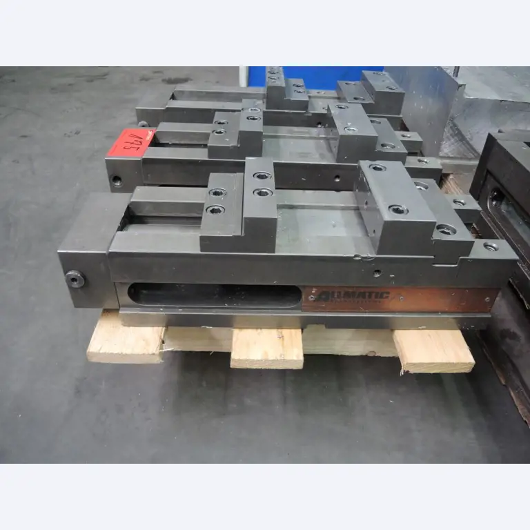 Chapas metálicas e máquinas para trabalhar metais<br><font size="2">Colaboração com Hilco Industrial Acquisitions bv</font><br><img src="/images/hil.png"><br>-2