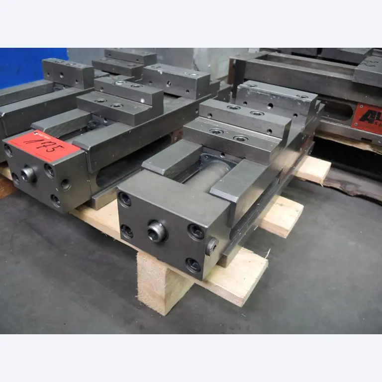 Chapas metálicas e máquinas para trabalhar metais<br><font size="2">Colaboração com Hilco Industrial Acquisitions bv</font><br><img src="/images/hil.png"><br>-3