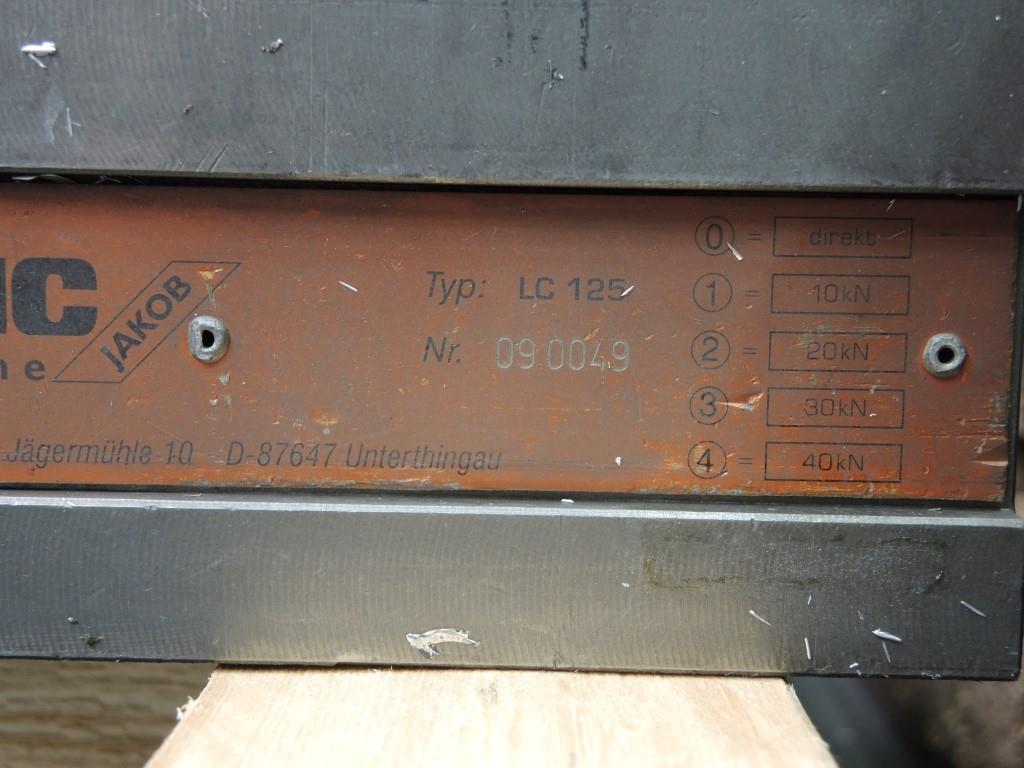 Chapas metálicas e máquinas para trabalhar metais<br><font size="2">Colaboração com Hilco Industrial Acquisitions bv</font><br><img src="/images/hil.png"><br>-6