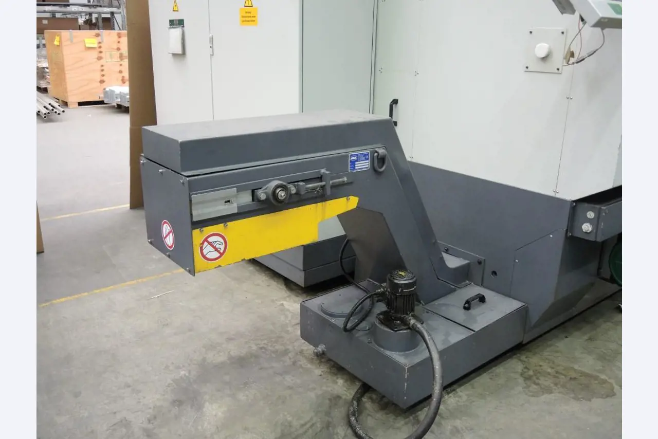 Chapas metálicas e máquinas para trabalhar metais<br><font size="2">Colaboração com Hilco Industrial Acquisitions bv</font><br><img src="/images/hil.png"><br>-5