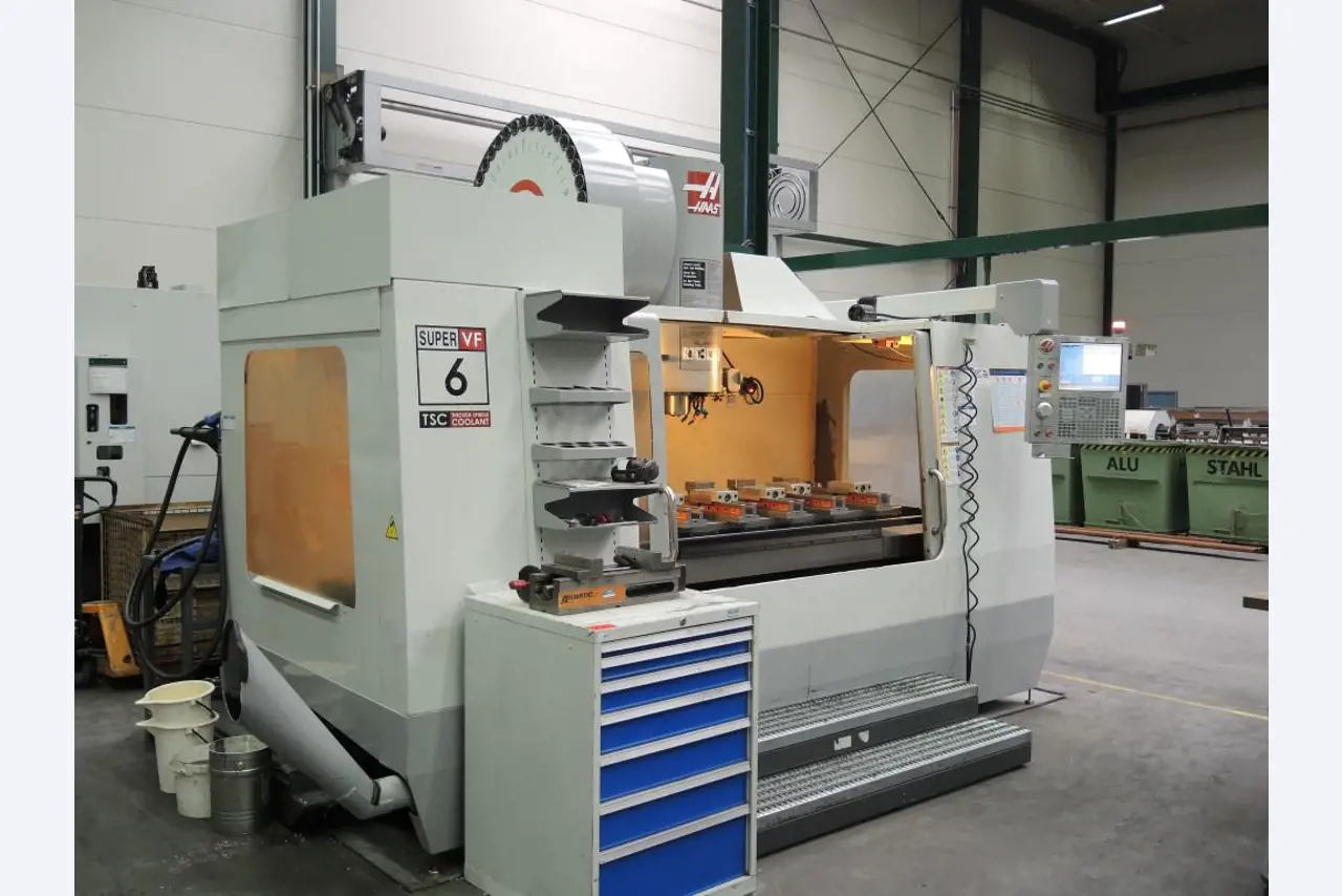 Chapas metálicas e máquinas para trabalhar metais<br><font size="2">Colaboração com Hilco Industrial Acquisitions bv</font><br><img src="/images/hil.png"><br>-1