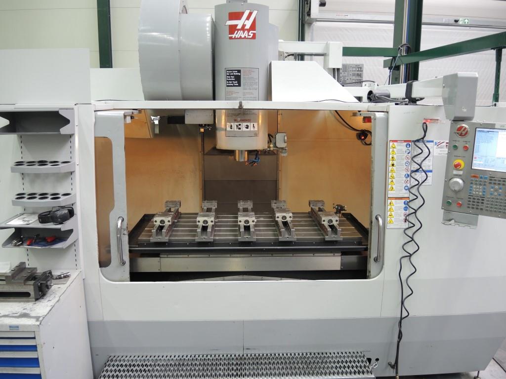 Chapas metálicas e máquinas para trabalhar metais<br><font size="2">Colaboração com Hilco Industrial Acquisitions bv</font><br><img src="/images/hil.png"><br>-3