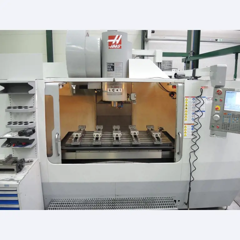 Chapas metálicas e máquinas para trabalhar metais<br><font size="2">Colaboração com Hilco Industrial Acquisitions bv</font><br><img src="/images/hil.png"><br>-3