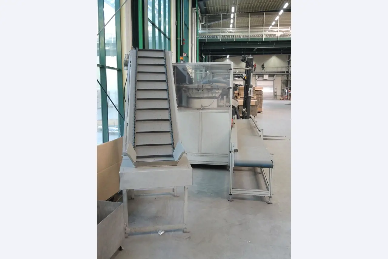 Chapas metálicas e máquinas para trabalhar metais<br><font size="2">Colaboração com Hilco Industrial Acquisitions bv</font><br><img src="/images/hil.png"><br>-4