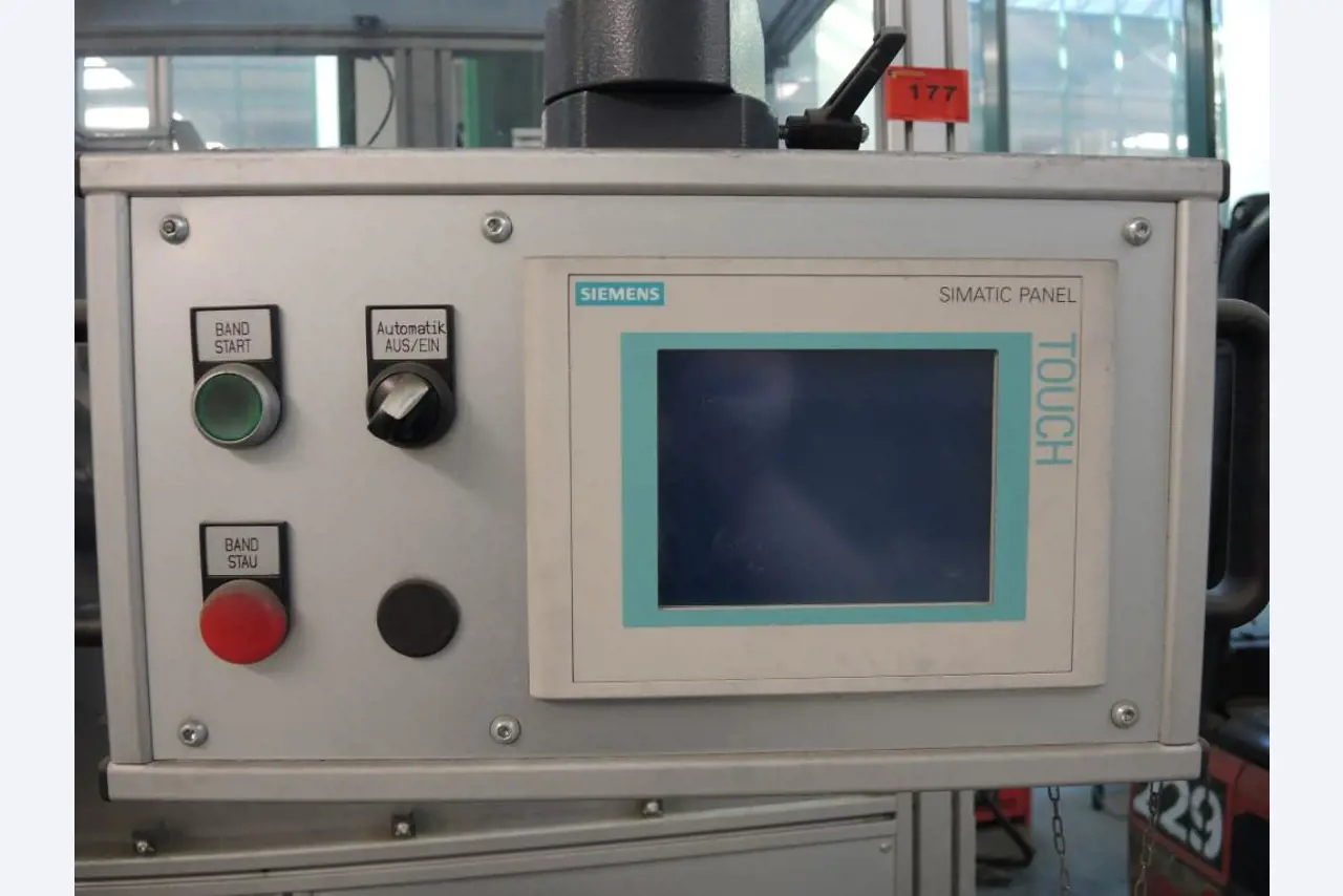 Chapas metálicas e máquinas para trabalhar metais<br><font size="2">Colaboração com Hilco Industrial Acquisitions bv</font><br><img src="/images/hil.png"><br>-6