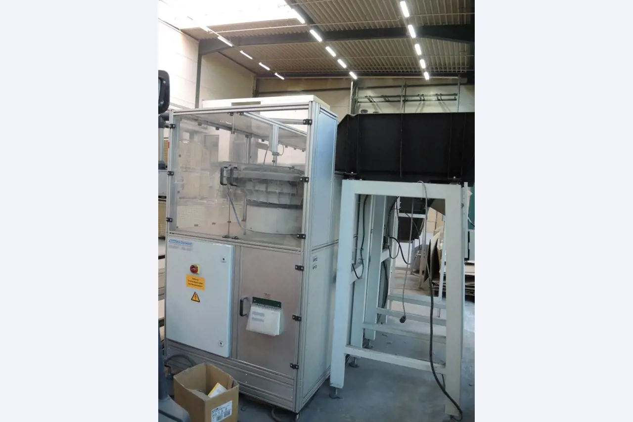 Chapas metálicas e máquinas para trabalhar metais<br><font size="2">Colaboração com Hilco Industrial Acquisitions bv</font><br><img src="/images/hil.png"><br>-7