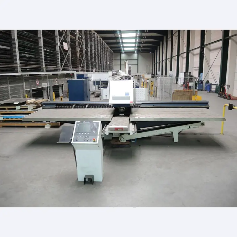 Chapas metálicas e máquinas para trabalhar metais<br><font size="2">Colaboração com Hilco Industrial Acquisitions bv</font><br><img src="/images/hil.png"><br>-2