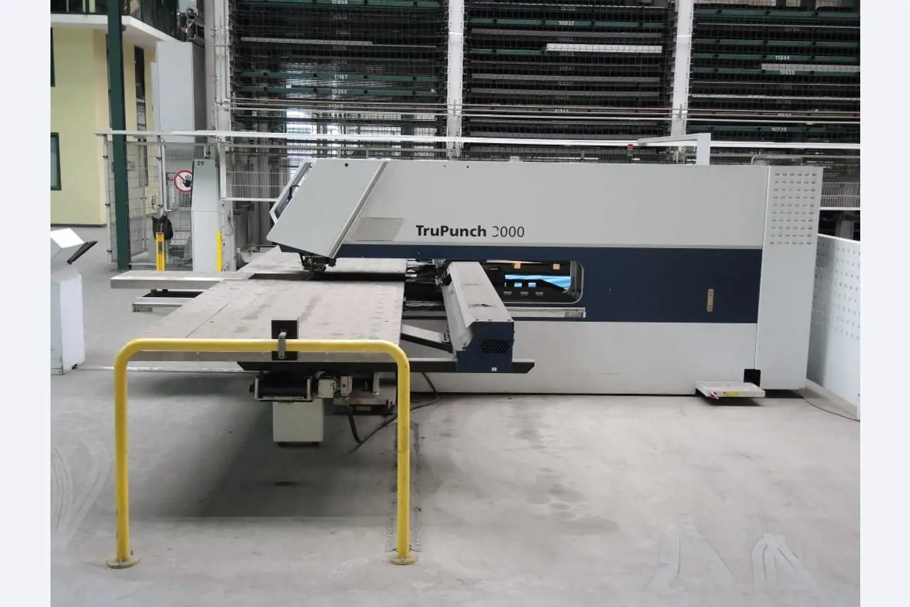 Chapas metálicas e máquinas para trabalhar metais<br><font size="2">Colaboração com Hilco Industrial Acquisitions bv</font><br><img src="/images/hil.png"><br>-4