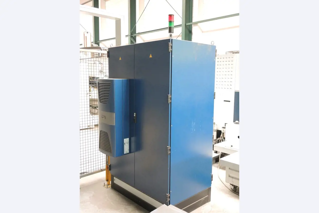 Chapas metálicas e máquinas para trabalhar metais<br><font size="2">Colaboração com Hilco Industrial Acquisitions bv</font><br><img src="/images/hil.png"><br>-6