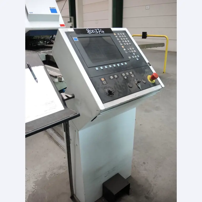 Chapas metálicas e máquinas para trabalhar metais<br><font size="2">Colaboração com Hilco Industrial Acquisitions bv</font><br><img src="/images/hil.png"><br>-7