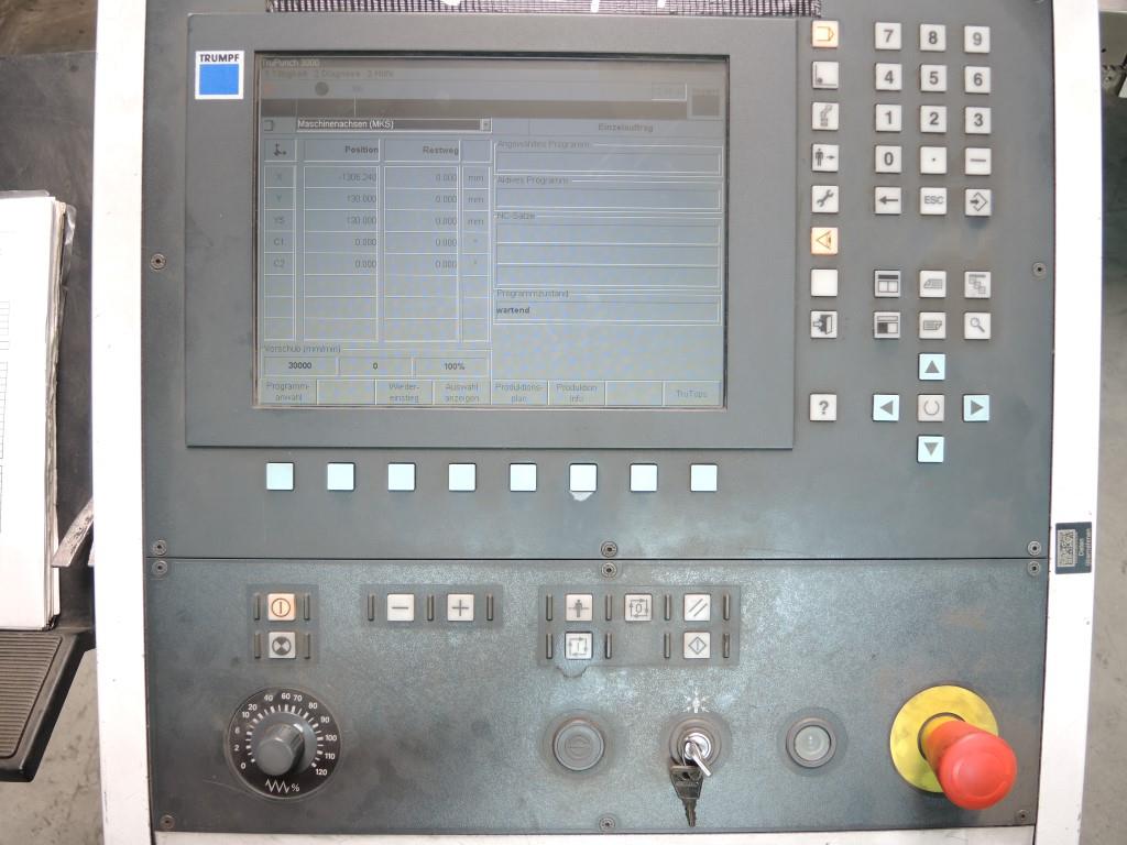 Chapas metálicas e máquinas para trabalhar metais<br><font size="2">Colaboração com Hilco Industrial Acquisitions bv</font><br><img src="/images/hil.png"><br>-8