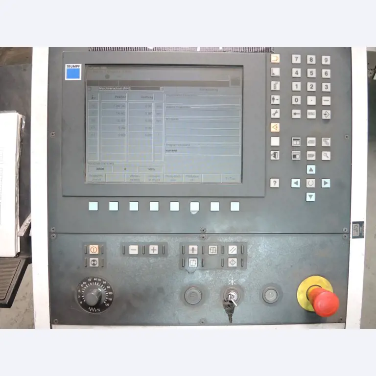 Chapas metálicas e máquinas para trabalhar metais<br><font size="2">Colaboração com Hilco Industrial Acquisitions bv</font><br><img src="/images/hil.png"><br>-8