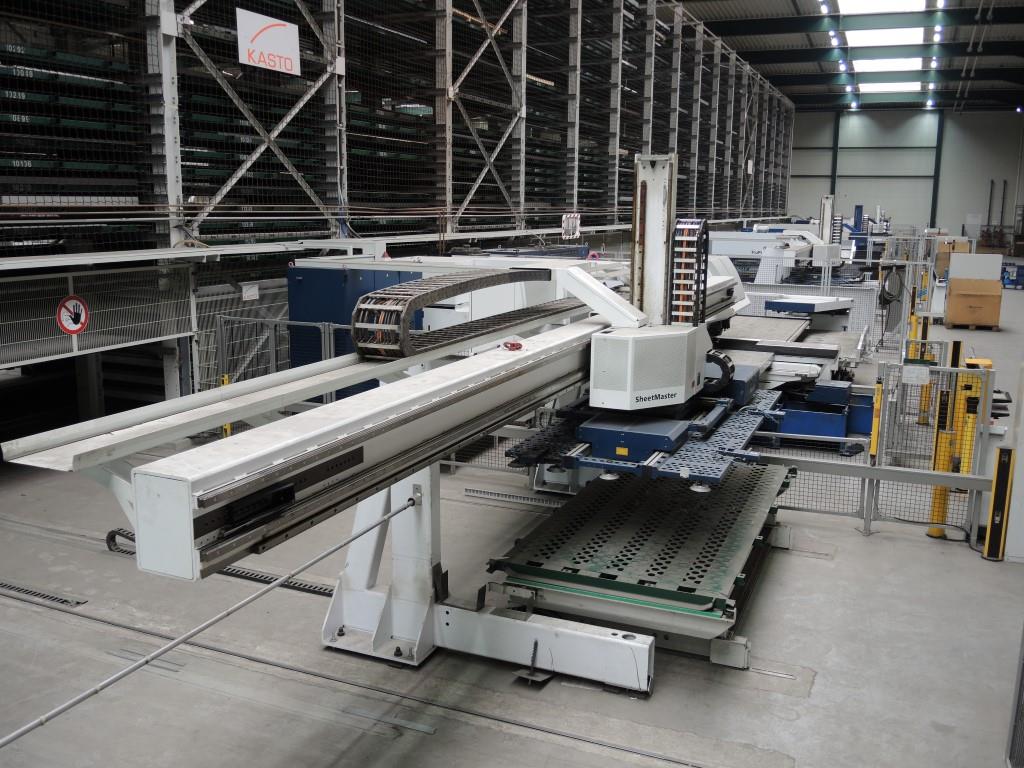 Chapas metálicas e máquinas para trabalhar metais<br><font size="2">Colaboração com Hilco Industrial Acquisitions bv</font><br><img src="/images/hil.png"><br>-11