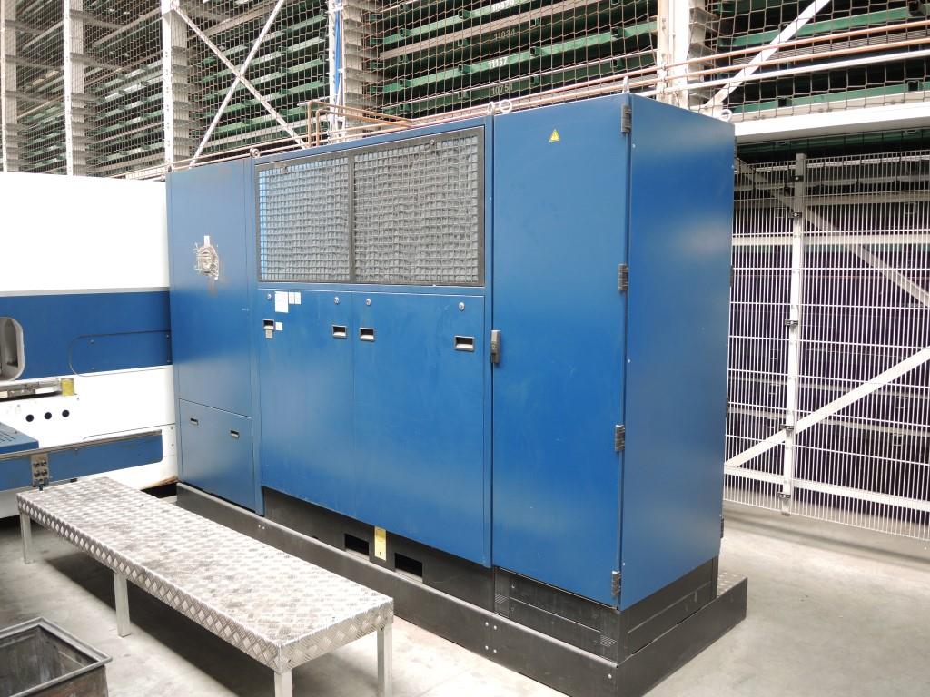 Chapas metálicas e máquinas para trabalhar metais<br><font size="2">Colaboração com Hilco Industrial Acquisitions bv</font><br><img src="/images/hil.png"><br>-13