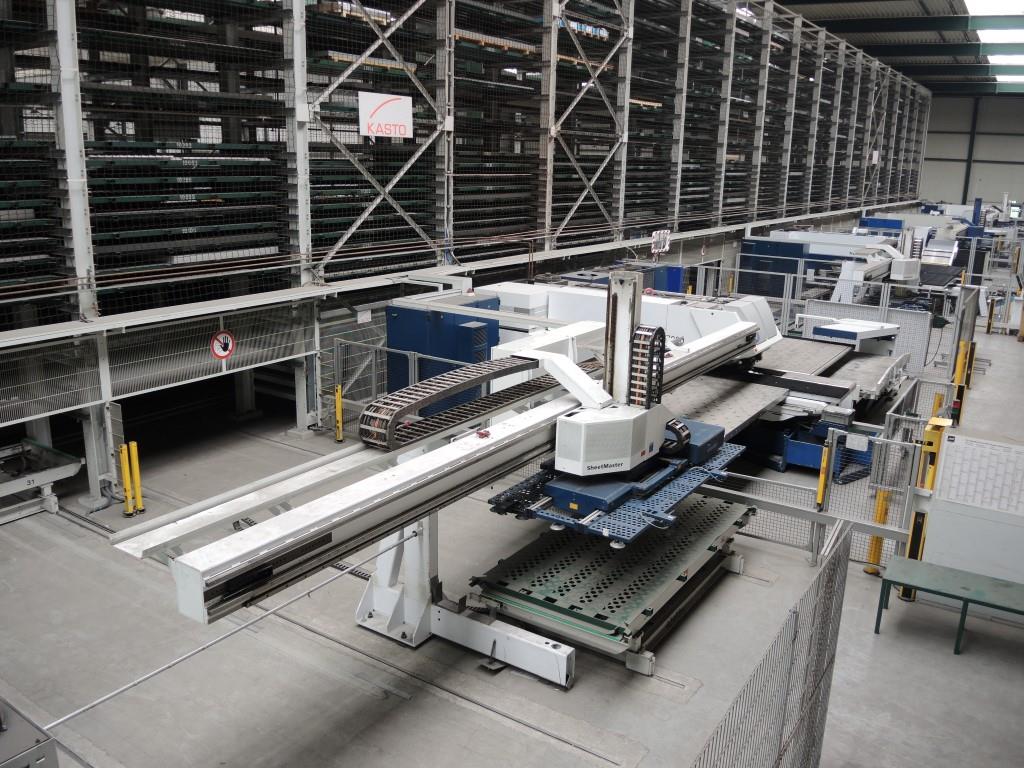 Chapas metálicas e máquinas para trabalhar metais<br><font size="2">Colaboração com Hilco Industrial Acquisitions bv</font><br><img src="/images/hil.png"><br>-14